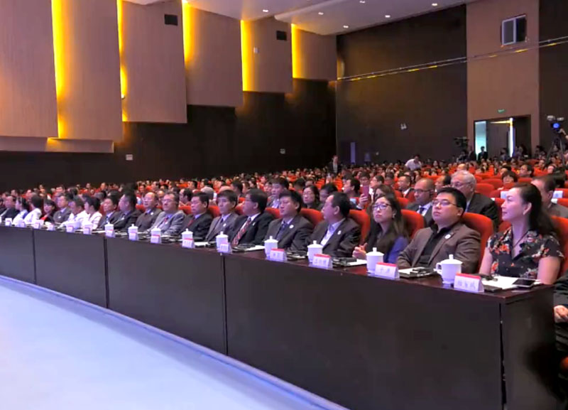 每個(gè)婦女，每個(gè)兒童啟動(dòng)儀式